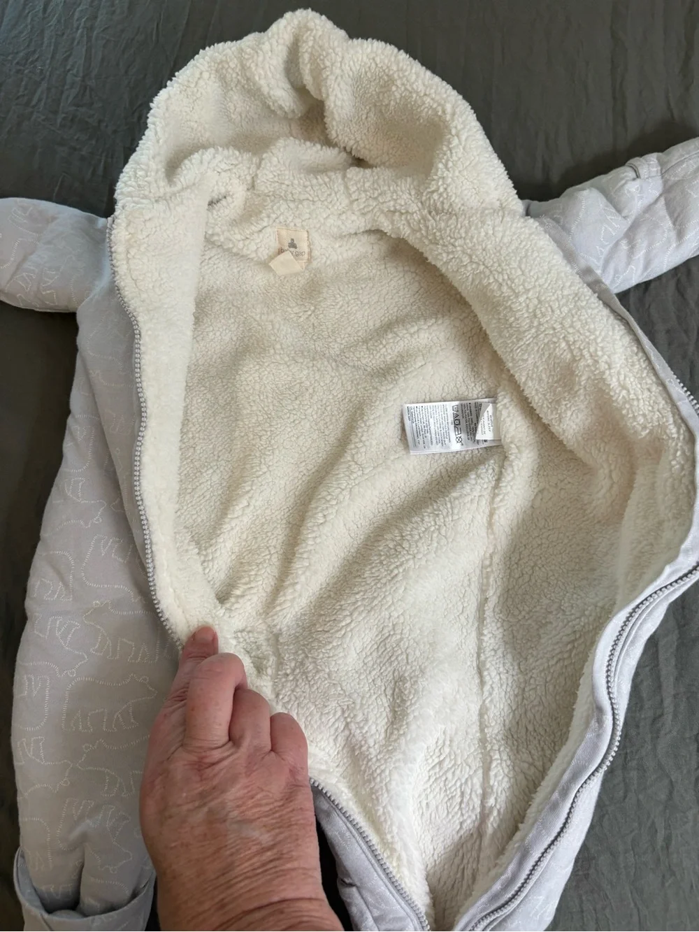 NWOT Baby Gap Sherpa Lined Winter Snowsuit Pram Suit. Size 0-3 months.